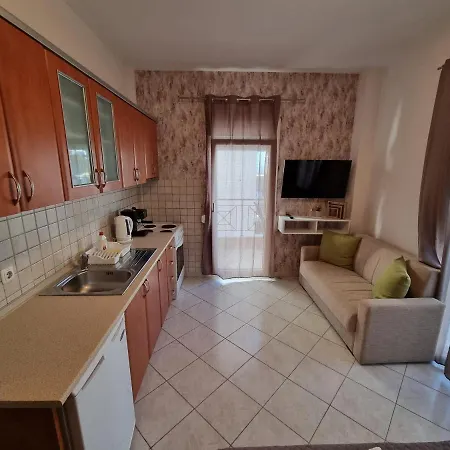 Aparthotel Premium *