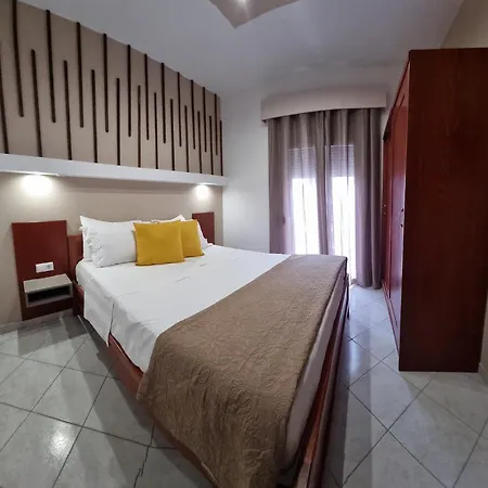 Premium Apartahotel Ofrínion