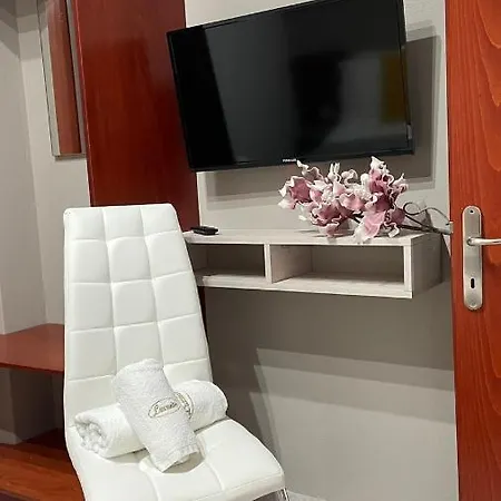 Premium Aparthotel Ofrinion